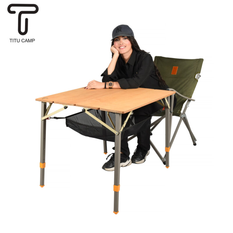 میز چوبی مسافرتی COMFY با ابعاد ۷۵ در ۷۰ سانتی‌متر